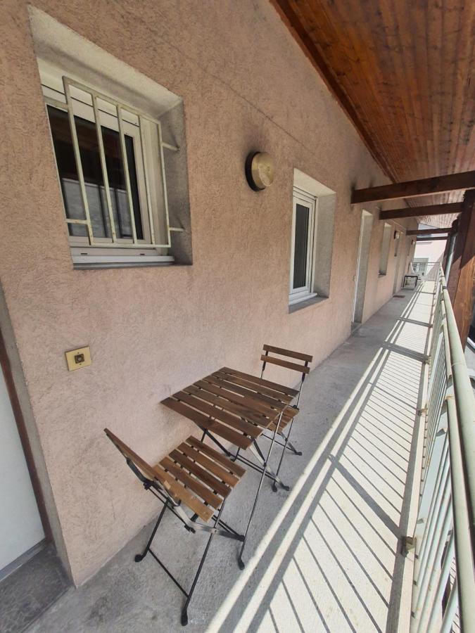 Studio Au Calme Espace Exterieur Parking Gratuit Dans La Rue Grenoble Zewnętrze zdjęcie